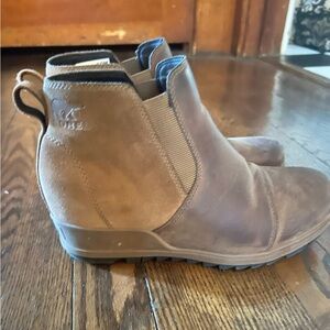 Sorel Pull on Brown Boots